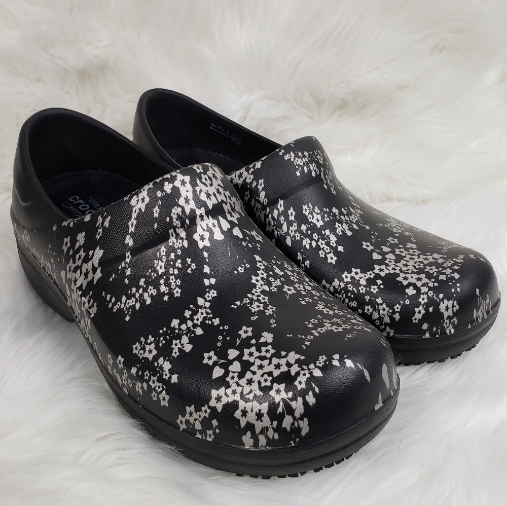 CROCS Neria Pro II Graphic Women Work Clogs Size 6